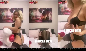 Afrodit, Zena'nın ifşa edilmiş nude, Dildolu