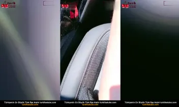 Arabada sikişip tango dansı yapan türbanlı kadın