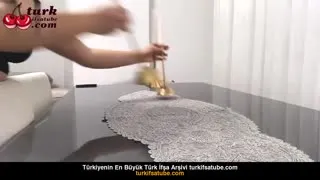 Cazibe Karalı, YouTube'da Evini Süpürdü