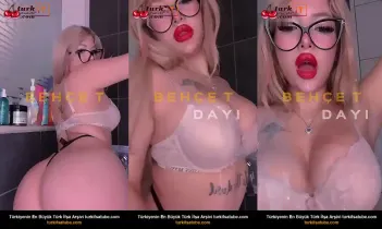 Sakso-oral seks yapan Despina, dildoyla gizlice yakalanıyor
