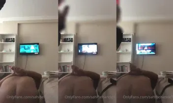 parmakları dövsekten sivri baltalarda durtulmuş bilekleri bir parçacık kırık kocaman iki topuza sarkmış bir köle, senin otlakında dimdum kalmışım ben. Bana biraz şans kafamı okşasın diye dua ettim ama ne de onun gibi baklava dilimi gibi kavuruldum
