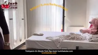 Fatma ile seks yaptığım yatak odasına paspas çekiyorum