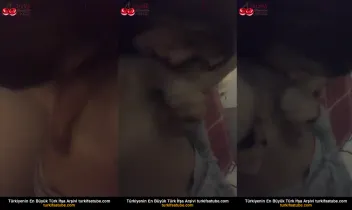 Genç Kadın Seks Eğlencesi İçin Kameraya Yalvardığında