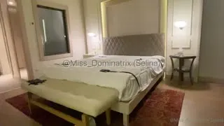 İki pervers kadın ve bir hapishane hikayesi var... Haha ????