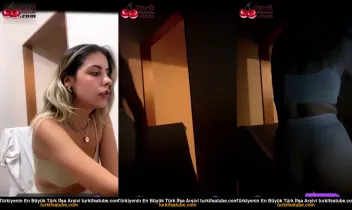 Kadın, kız kardeşinin arkasından çekici bir şekilde çıplaklaştığında çıldırıyor