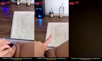Kız kardeşin çıplak arkadan gelişi