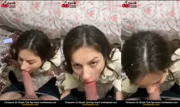 Kız kardeşin karnına sakso çekerken kadın dizlerinin üstüne oturuyor