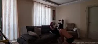 Hizmetkari evcil hayvanı gibi aşağılık işler yaptırdım