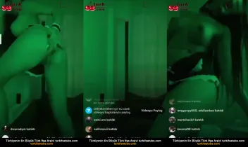 Loş Işıklı Tango Afroditinin Gösterisi