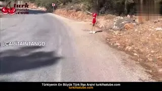 Moralleri bozulan kız, kayalıklara çekilip çıplak olarak sikiyor