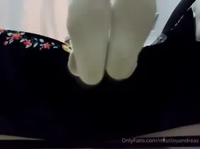 Pasif pireler için sikis aletiyle siker gibi görünüş videom var.