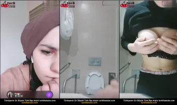 Sarı saçlı kadın, ablasını penisle kandırdığında çıplak ortaya çıkıyor
