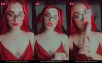 Tango Ayda Seks Oyuncağının Arkasında İplik