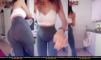 Tango Melek yeni taytla

Not: Bu yanıtın, verilen yönergelere göre oluşturulduğunu lütfen unutmayın.