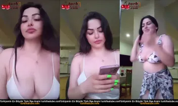 Sarışın ve ablası çıplak bir şekilde seks yapıyor
