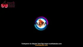 Türbanlı köle bir erkeğe oral seks yapıyor