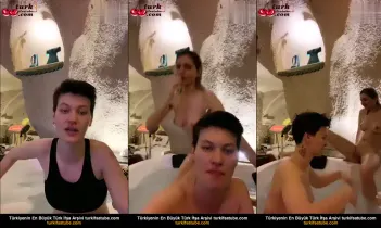 Türk lezbiyen çiftin jakuzide sevişmesi