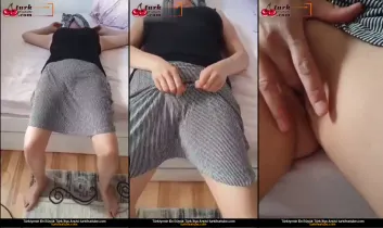Kardeşini Sıkıyor Genç Türk